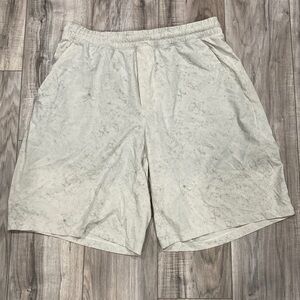 EUC Lululemon MENS Pacebreaker 9” Lined Short, L